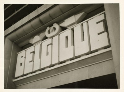 Enseigne du pavillon de la Belgique, Exposition internationale, Paris, 1937.